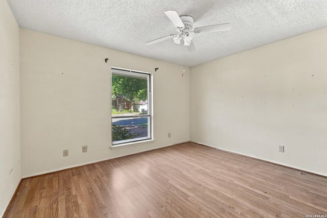 2230 SHADOW CLIFF ST, San Antonio, TX 78232