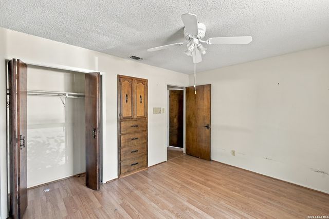 2230 SHADOW CLIFF ST, San Antonio, TX 78232