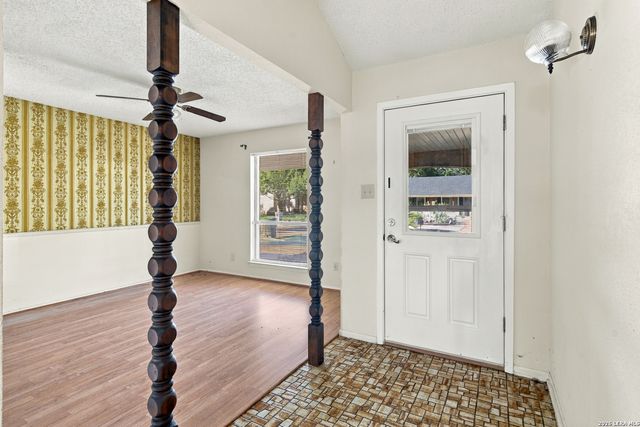 2230 SHADOW CLIFF ST, San Antonio, TX 78232