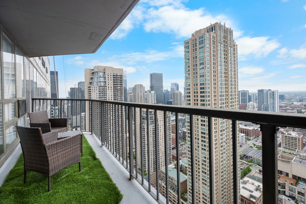 10 E Ontario Street 4705, Chicago, IL 60611 — photo 2