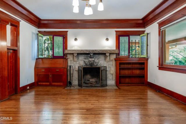 1942 N Bronson Avenue, Los Angeles, CA 90068