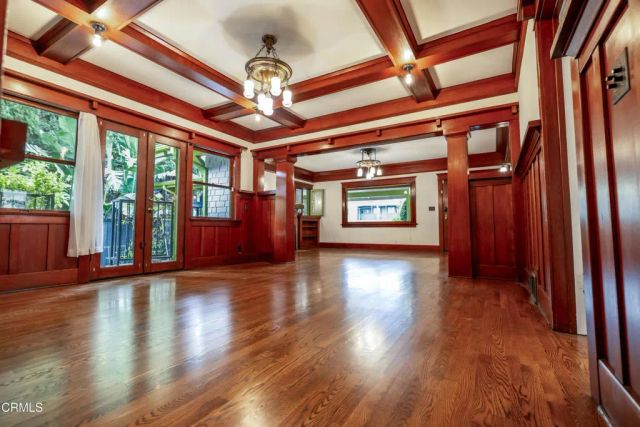 1942 N Bronson Avenue, Los Angeles, CA 90068