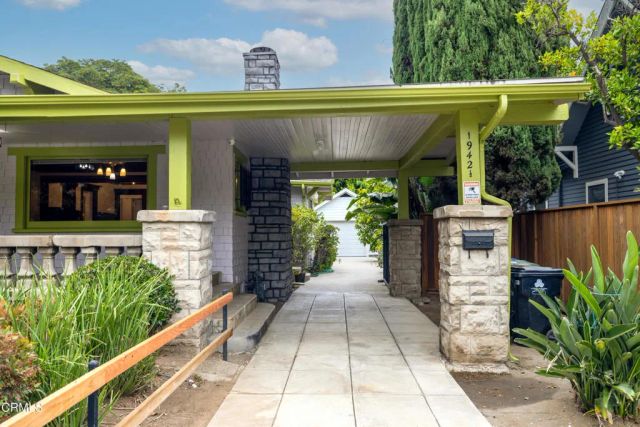 1942 N Bronson Avenue, Los Angeles, CA 90068