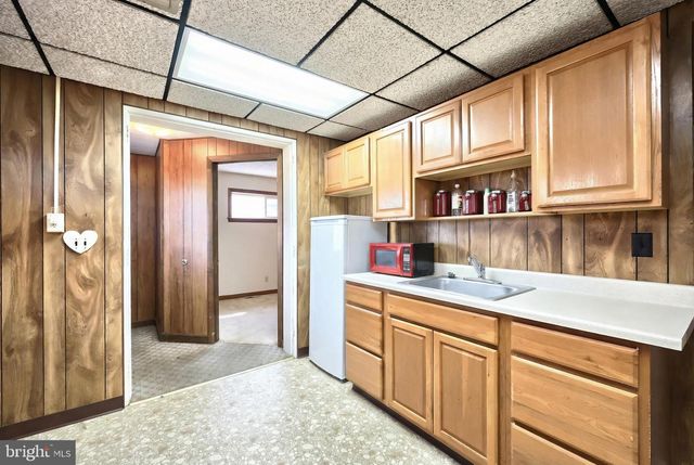 1761 W MARKET ST, York, PA 17404