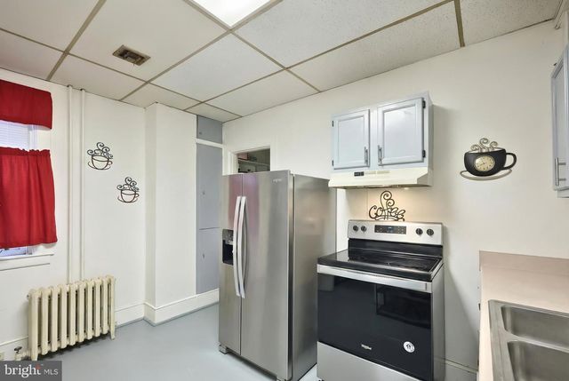 1761 W MARKET ST, York, PA 17404