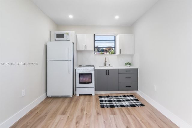 8421 SW 27th Ter 0, Miami, FL 33155