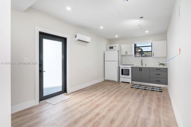 8421 SW 27th Ter 0, Miami, FL 33155