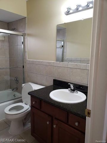 1980 Axtell Drive 5, Troy, MI 48084