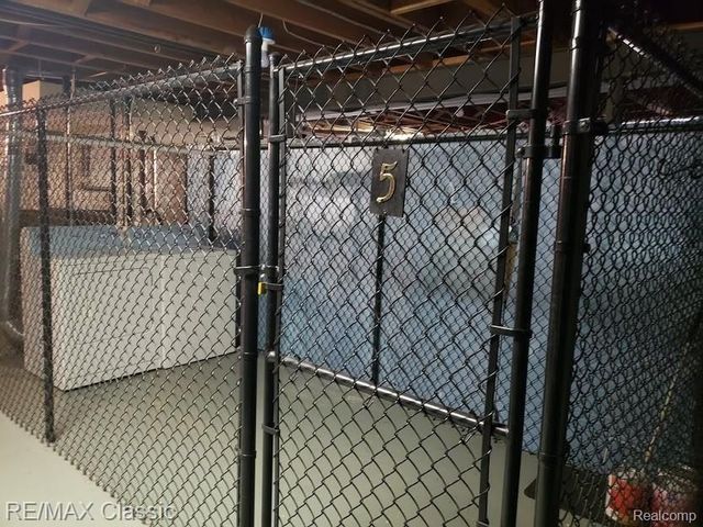 1980 Axtell Drive 5, Troy, MI 48084