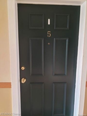 1980 Axtell Drive 5, Troy, MI 48084