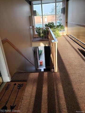 1980 Axtell Drive 5, Troy, MI 48084