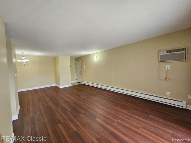 1980 Axtell Drive 5, Troy, MI 48084