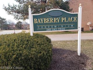 1980 Axtell Drive 5, Troy, MI 48084