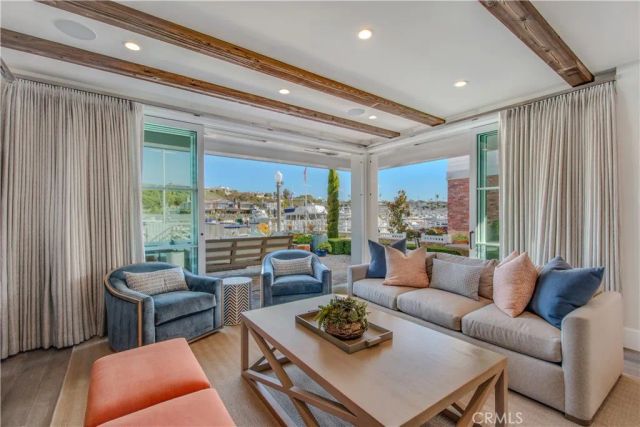 317 E Bay Front, Newport Beach, CA 92662