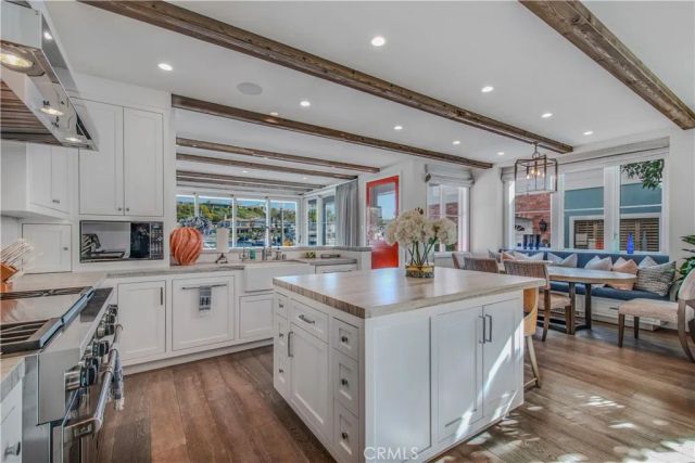 317 E Bay Front, Newport Beach, CA 92662