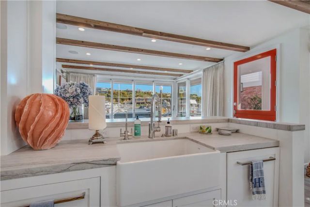 317 E Bay Front, Newport Beach, CA 92662