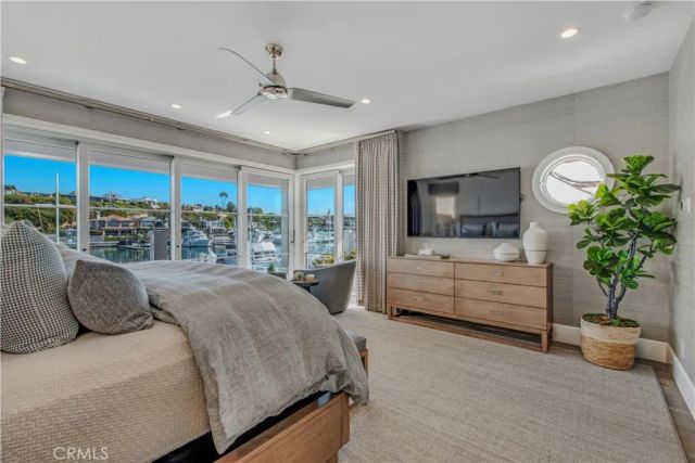 317 E Bay Front, Newport Beach, CA 92662