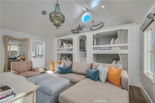 317 E Bay Front, Newport Beach, CA 92662