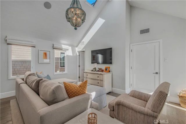 317 E Bay Front, Newport Beach, CA 92662