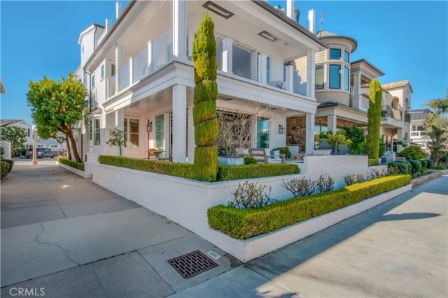 317 E Bay Front, Newport Beach, CA 92662