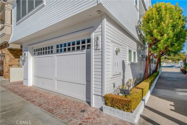317 E Bay Front, Newport Beach, CA 92662