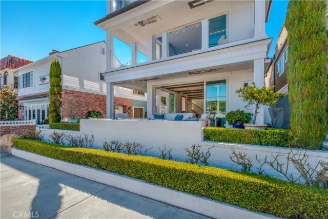 317 E Bay Front, Newport Beach, CA 92662