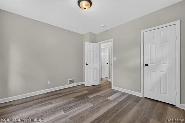 7203 Orchard Avenue, Warren, MI 48091