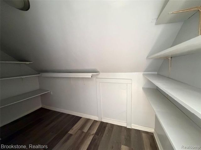 7203 Orchard Avenue, Warren, MI 48091