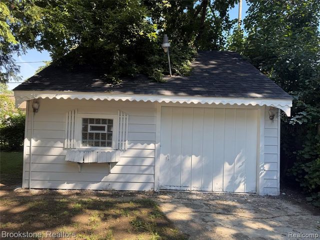 7203 Orchard Avenue, Warren, MI 48091