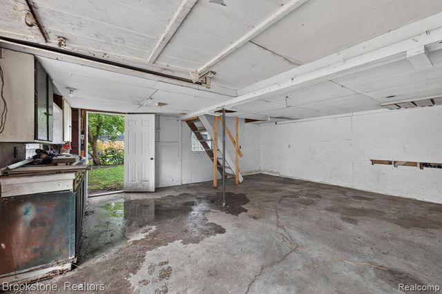 7203 Orchard Avenue, Warren, MI 48091