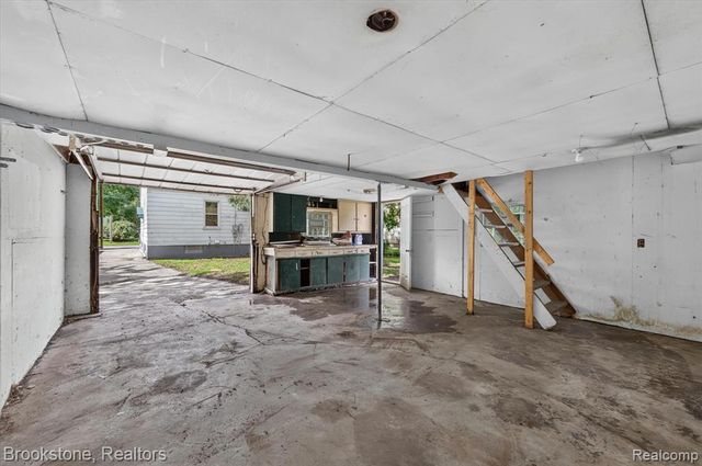7203 Orchard Avenue, Warren, MI 48091
