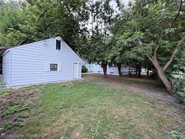 7203 Orchard Avenue, Warren, MI 48091