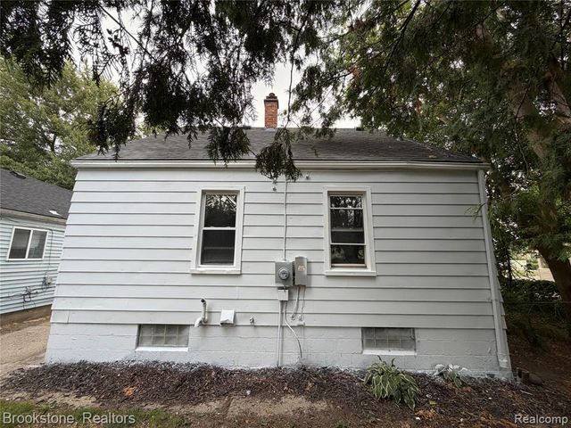 7203 Orchard Avenue, Warren, MI 48091