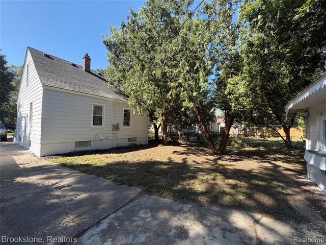 7203 Orchard Avenue, Warren, MI 48091