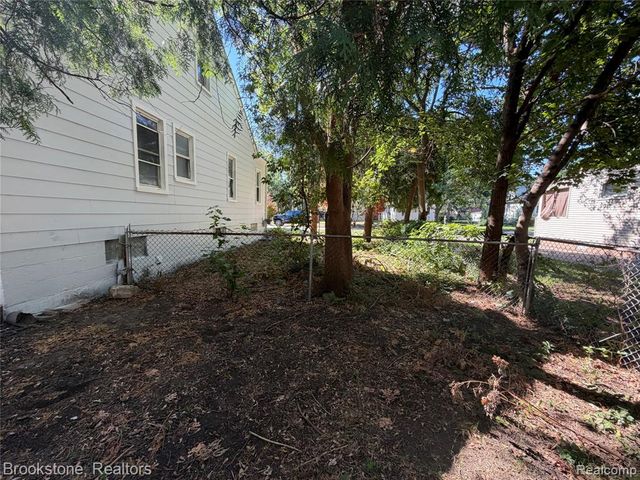 7203 Orchard Avenue, Warren, MI 48091