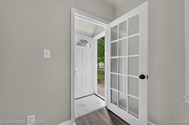 7203 Orchard Avenue, Warren, MI 48091
