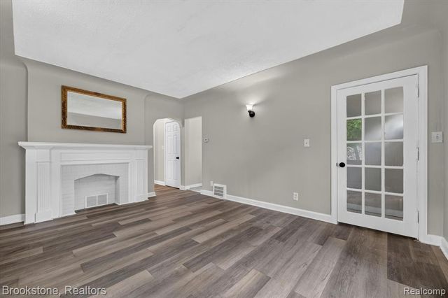 7203 Orchard Avenue, Warren, MI 48091