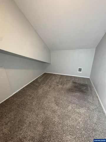 4776 Buffalo Dr SE, Salem, OR 97317