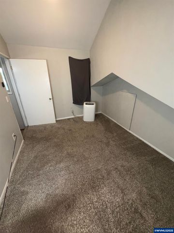 4776 Buffalo Dr SE, Salem, OR 97317