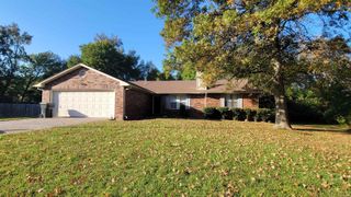 1914 Cherrywood, Jonesboro, AR 72404