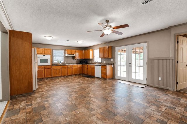 603 W 31st St S, Wichita, KS 67217