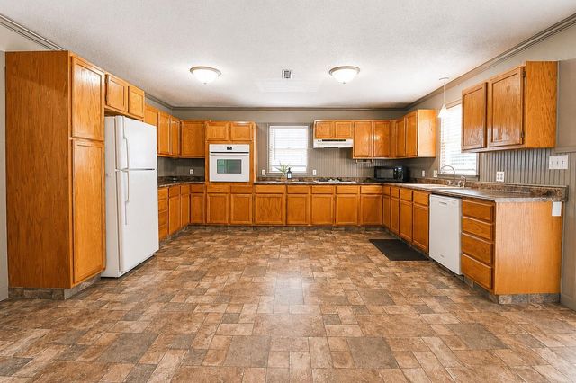 603 W 31st St S, Wichita, KS 67217