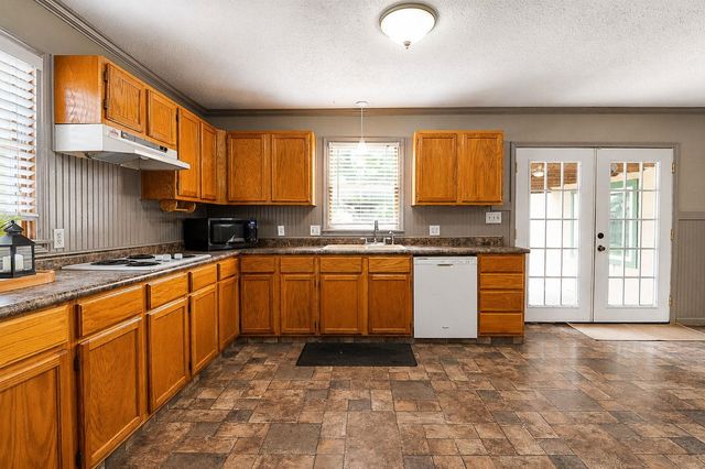 603 W 31st St S, Wichita, KS 67217