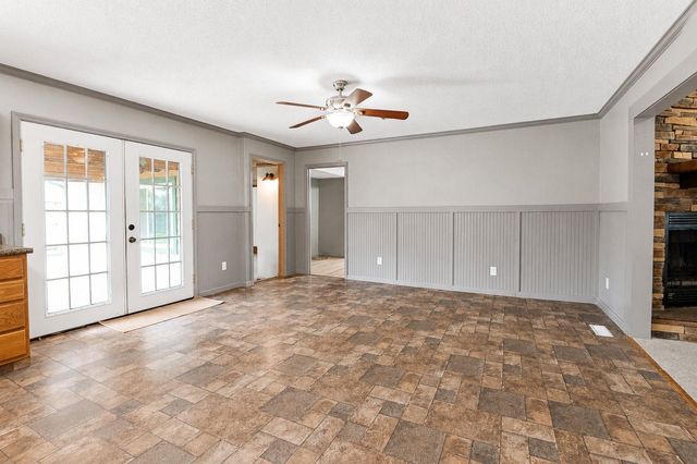 603 W 31st St S, Wichita, KS 67217