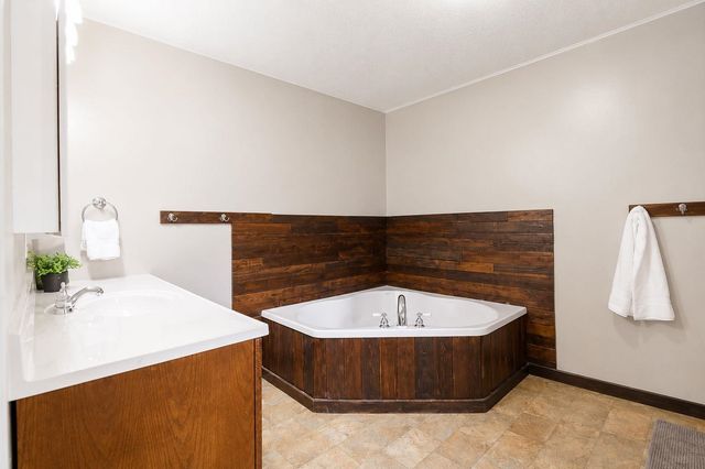 603 W 31st St S, Wichita, KS 67217