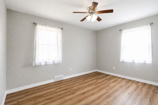 603 W 31st St S, Wichita, KS 67217