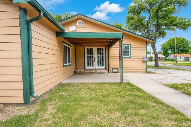 603 W 31st St S, Wichita, KS 67217