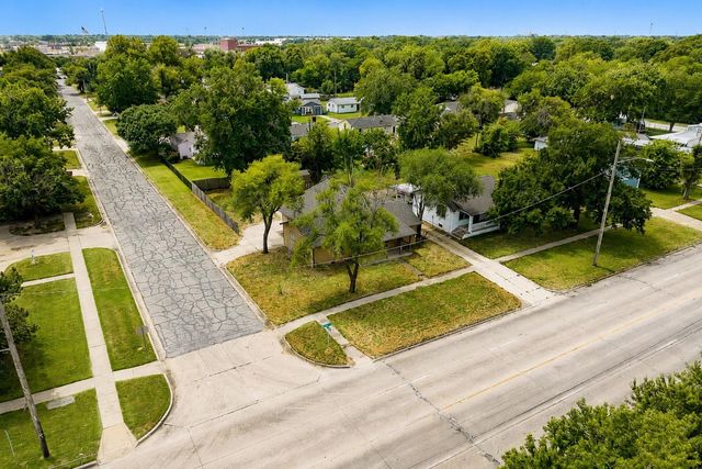 603 W 31st St S, Wichita, KS 67217