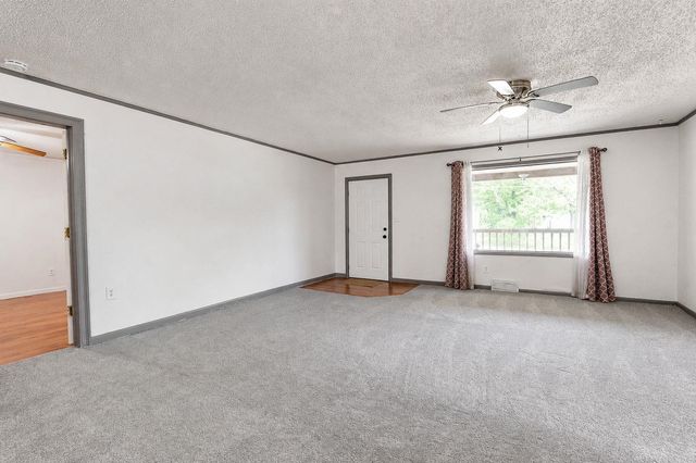 603 W 31st St S, Wichita, KS 67217