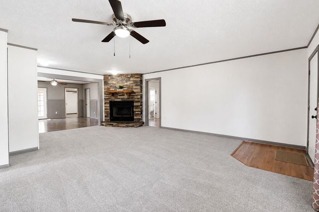 603 W 31st St S, Wichita, KS 67217